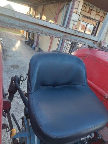 svetleca traka za auto: Traktor UNIVERZAL 445 standard bez ikakvih ulaganja. Gume nove — 3