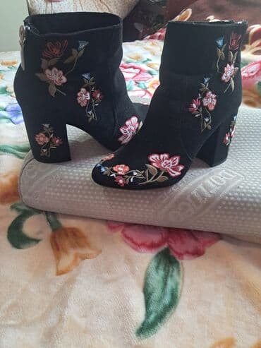 zenski kompleti pantalone i sako: Ankle boots, 39 — 1