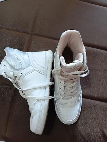 adidas crno bele patike: ATLETIC patike – visoki model - Brend: Athletic (logo na jeziku i — 10