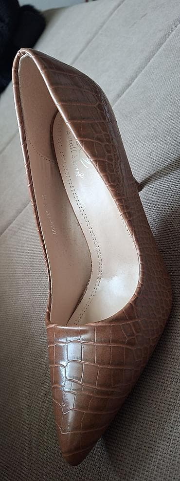 kožna suknja kombinacije: Ženske salonke Small Swan, broj 40. - Model: špic cipele na tanku — 2