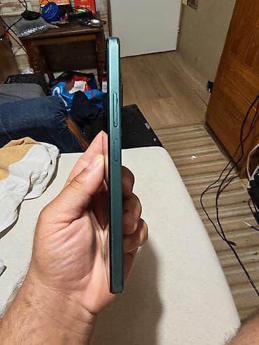 xiaomi 10t pro polovan: Redmi A3 4/64 korektan telefon radi lepo nebaguje ima sitnih tragova — 3
