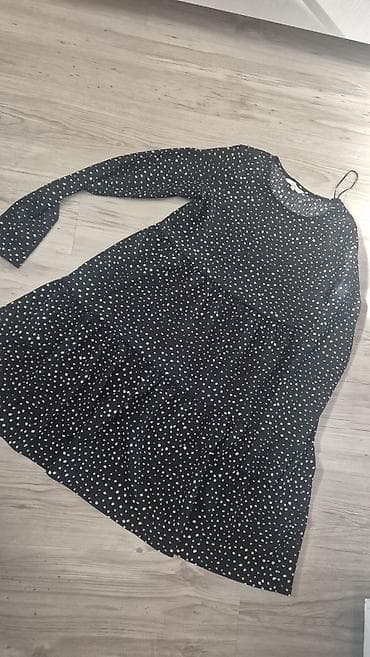 lidl patike zenske: Lot ženske garderobe – 4 komada 1) Crni džemper sa dodatkom bele — 7