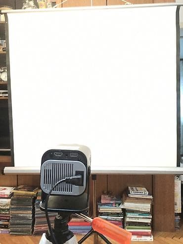 cena kablova za struju: Nov smart projektor (radio samo pola sata) sa daljinskim upravljačem i — 5