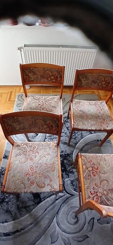 Set od 4 trpezarijske stolice od punog drveta - Materijal: masivno