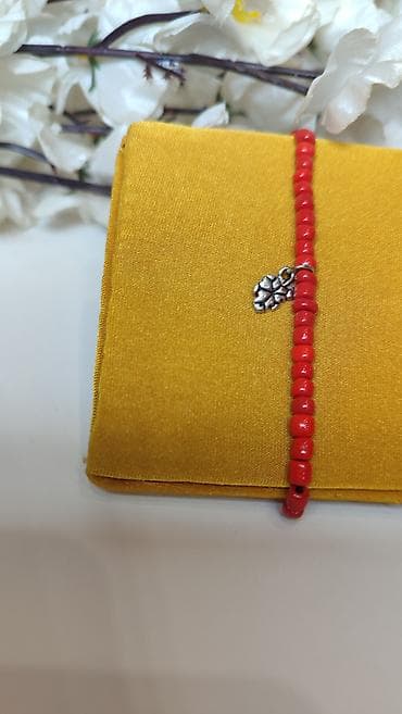 Men's Footwear: Narukvica od perlica – crvena sa priveskom list - Ručno nizane crvene — 2