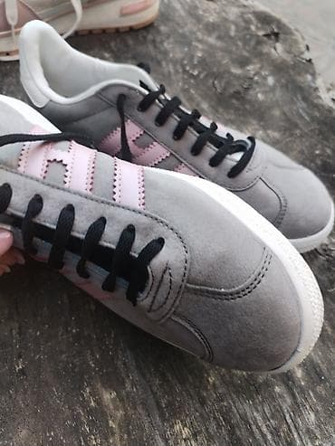 nike 90 zenske: Patike – broj 37, super očuvane. - Model: niske casual patike - Boja — 2