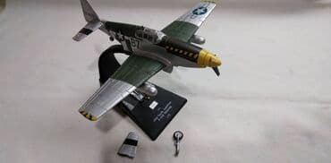pločice i diskovi: Avion Amercom North American Mustang 1:72,,odlepljena 3 kraka elise,1 — 1