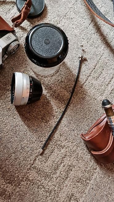 aparat za boks prodaja: **Zeiss Ikon Contaflex analogni fotoaparat sa pratećom opremom** U — 6