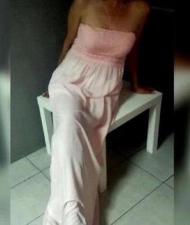 Divna nova duga haljina pamuk
Nežno roze boje
Povoljno