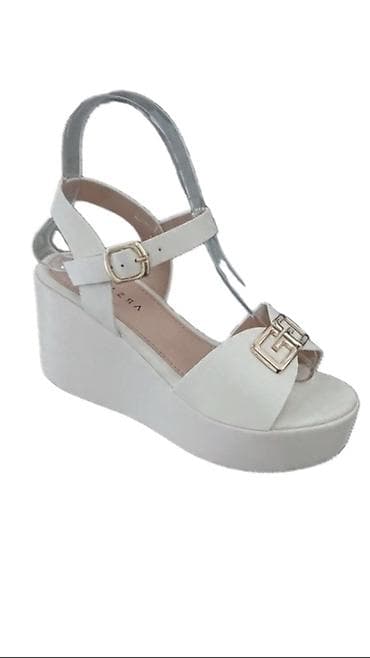 flower by onlyou perfume price: Ženske sandale na platformu – bela boja - Moderan dizajn sa punom — 1