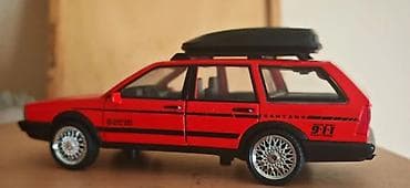 polovne igrice: Metalni maketa automobil – Volkswagen Santana karavan sa krovnim — 2