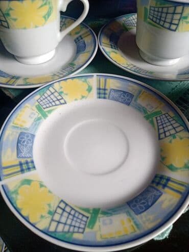 starbucks solje cena: Solje nove velike za kafu iz 80-ih mogu i u — 3