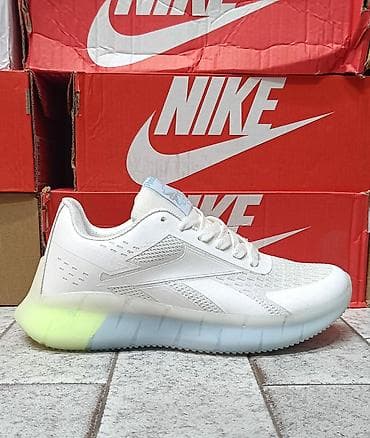 Reebok
36 do 41
3.300 din na lalafo.rs Reebok
36 do 41
3.300 din