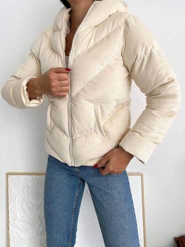 parajumpers jakne cena: Jakne 
Vrhunskog somotnog materijala 
Vel : ( S M L )

Cena : 3900 — 2