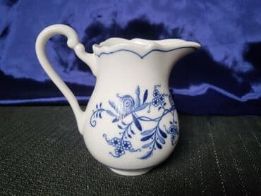 oprema za krevetac: Nov,vintaz bokal za mleko,original cvibl mustra. Nov porcelanski — 7