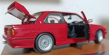 rc formula 1: Bburago maketa automobila – 1988 BMW 3 Series M3 (E30) - Skala: 1:24 — 7