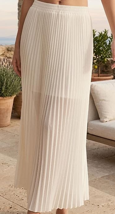 Suknje: Plisirana bela suknja dužine do članaka. - Dizajn: sitne, ravnomerne — 1