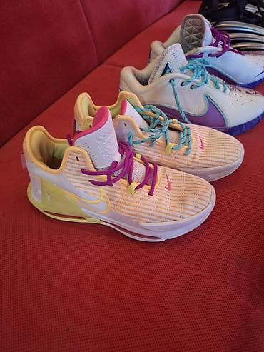 Lebron patike 42 nigde iscepane, u odlicnom stanju za kosarku san
