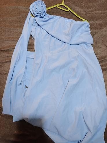 dhgate balenciaga triple s: Svečana haljina na jedno rame – svetloplava - Kroj: duga, lepršava — 7
