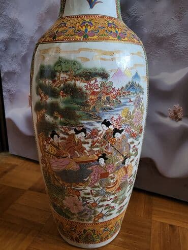 Ostali antikviteti: Velika vaza porcelanska,rucno reljefno oslikana 1950g+. Velika — 8