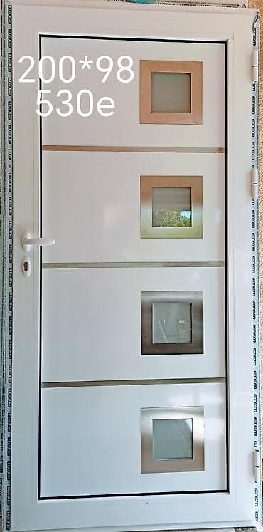 Ulazna PVC/ALU vrata sa dekorativnim kvadratnim staklenim umecima (4