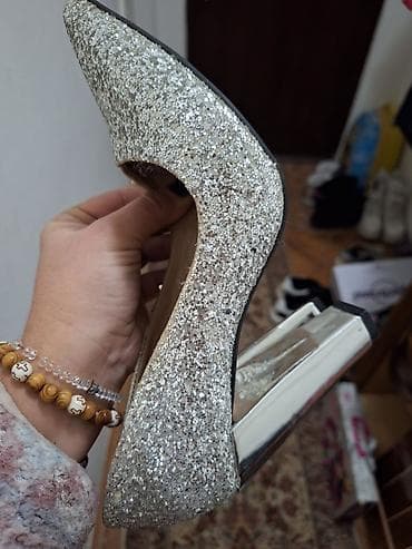 guess salonke: SKROZ NOVE SALONKE BROJ 39,NOV MODEL SA DEBLJOM STIKLOM,VEOMA — 4