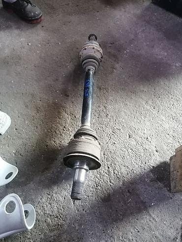 Transmission System: Poluosovina BMW E39 - Poluosovina (sa unutrašnjim i spoljnim zglobom) — 1