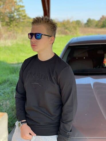 Duksevi: Prada muški duks

Novo
Veličine s m l x 2xl 3xl

fb Moja Kupovina 1 — 3