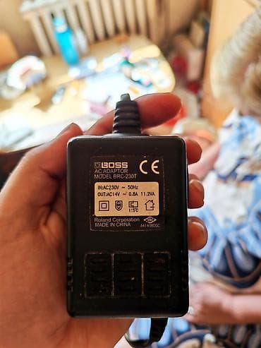 harmonike prodaja: Boss gt8 multi effects processor sa originalnim adapterom — 2