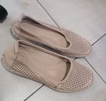 klompe u apoteci: Ballet shoes, 38 — 1