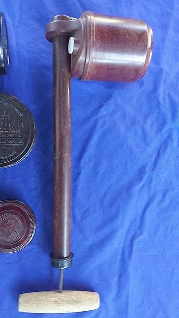 harmonika za levoruke: Crveni bakelit Crni bakelit Vintage bakelit Pumpa za zaprašivanje — 4