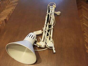 Građevinarstvo i remont: Lepo očuvana preklopna lampa za radni sto. Jedino što joj nedostaje je — 6