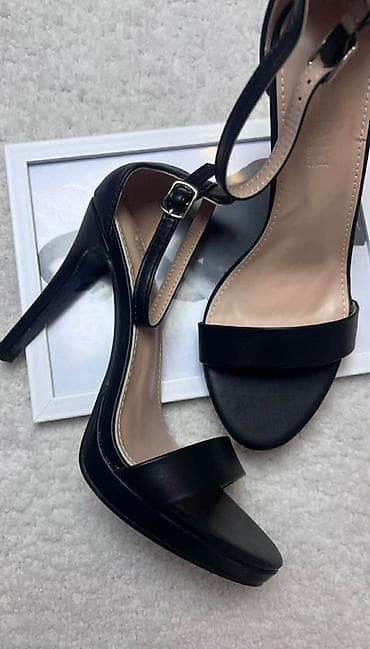 perla salonke: Cena3200 din
OR💥
Brojevi od 36 do 41 — 7