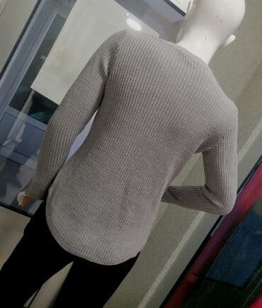 polovne markirane torbe: Ženski pleteni džemper – siva boja - Klasican okrugli izrez - Dugi — 3