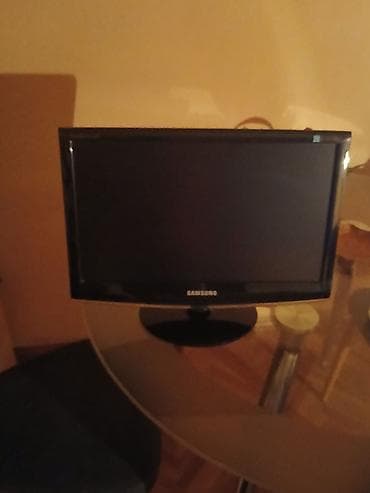 aparati za igraonice: Samsung LCD monitor/TV - Dijagonala približno 22–24 inča (široki — 3