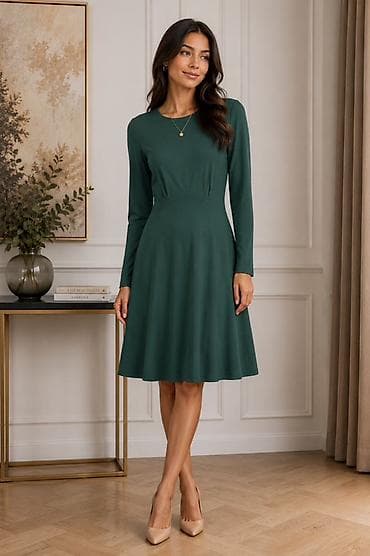 bele sandale sa platformom: Elegantna zelena haljina sa dugim rukavima
850 din
S M — 1