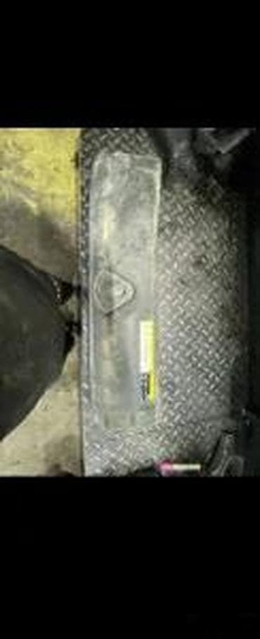 staklo: AUDI A4 B9 0 POKLOPAC HLADNJAKA I BRANIKA 8W0807031 | Audi delovi — 1