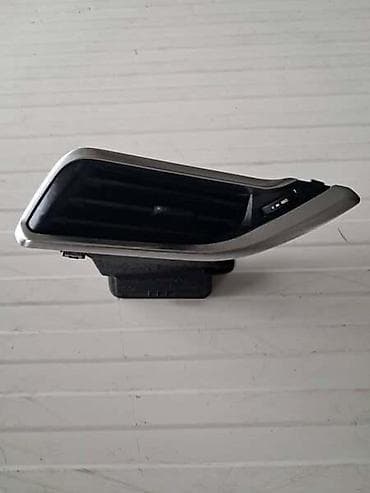 auto crni leskovac: DESNA RESETKA VENTILACIJE ZA PEUGEOT 208, 2008 OD 2013. DO 2019. GOD — 2