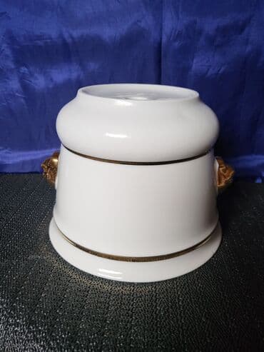 porcelanske solje za caj: Saksija nova Vohenstrauss J.Seltmann Bavaria. 1950g +. Porcelanska — 9