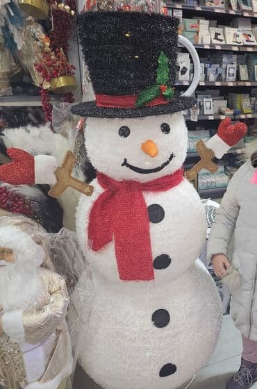 Veliki snesko 150cm Radi na struju Za spoljnu dekoraciju Cena na lalafo.rs Veliki snesko 150cm Radi na struju Za spoljnu dekoraciju Cena