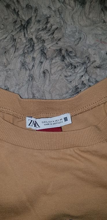 lee cooper majice: Zara majica kratkih rukava. Boja karamela (camel). Model sa okruglim — 2