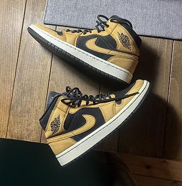 Nike Air Jordan 1 Mid Desert Ochre

Broj je 38,5