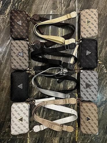 Kompaktne ženske crossbody torbice sa monogram printom - Model na lalafo.rs Kompaktne ženske crossbody torbice sa monogram printom - Model