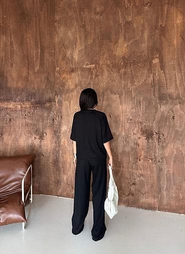 katrin kompleti: Dvodelni ženski komplet – široke pantalone i oversized majica kratkih — 3