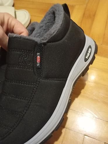 Dve vrste obuće: 1) Zimske slip-on patike/čizme - Crna vodoodbojna