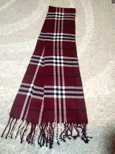 Italijanski vuneni šal Ovaj prelep vuneni šal je kupljen u Rimu i