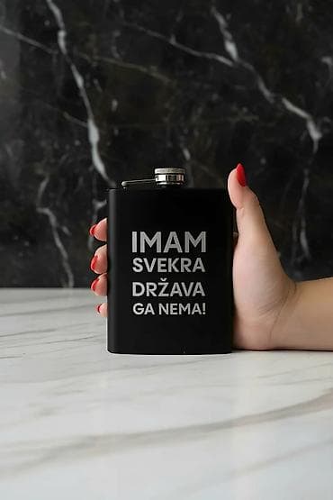 supijera metalac: Metalna pljoska za piće sa duhovitim natpisima. - Materijal — 4