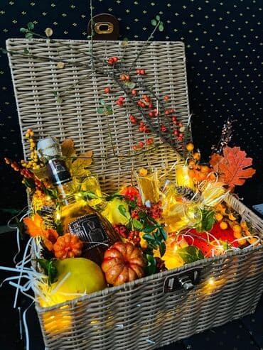 Prehrambeni proizvodi: Poklon aranžmani – luksuzne korpe i box setovi - Ručno aranžirane — 10