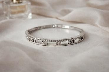 3d satovi: Jednostavna, a upečatljiva – komad koji se lako kombinuje uz sat ili — 1