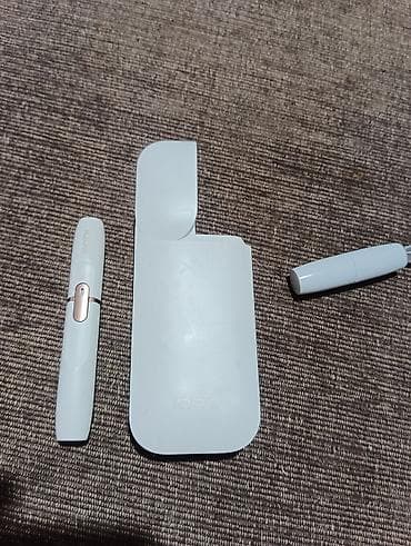 polovni zippo upaljaci: IQOS uređaj za zagrevanje duvana – bela boja - Komplet uključuje: - — 3
